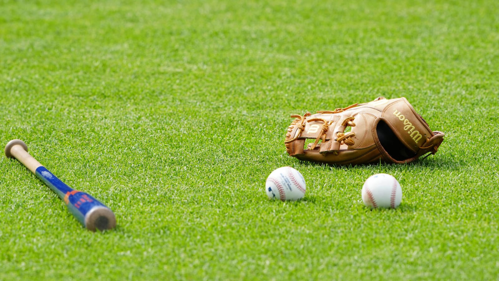 Gibson, Negro League stars to have stats incorporated into MLB&#39;s records