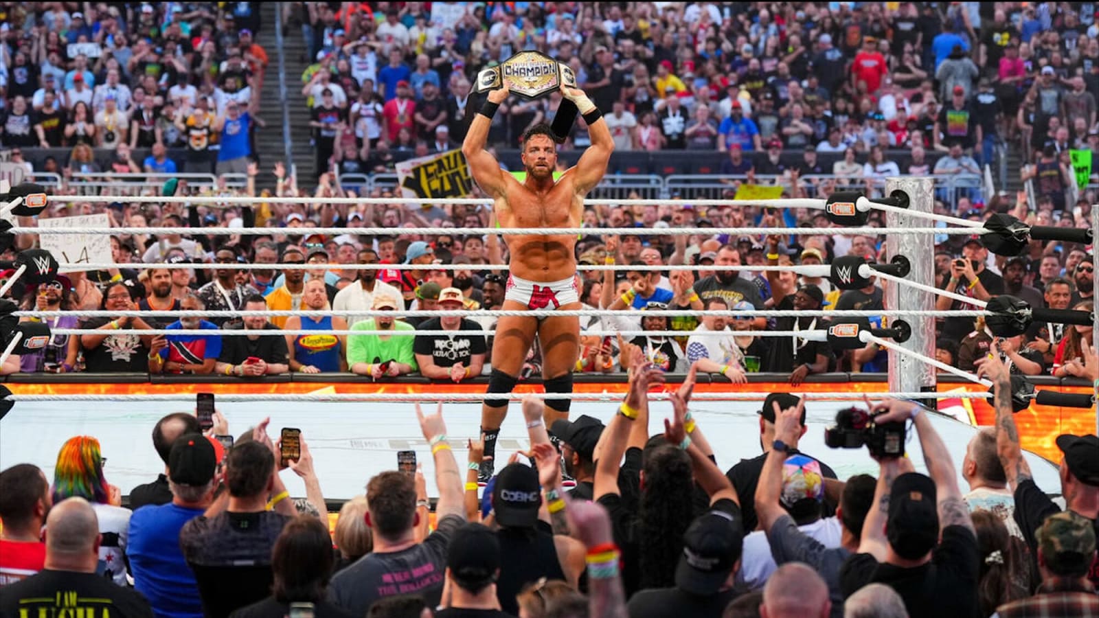 LA Knight Restructures WWE Deal, Details On Length And Pay