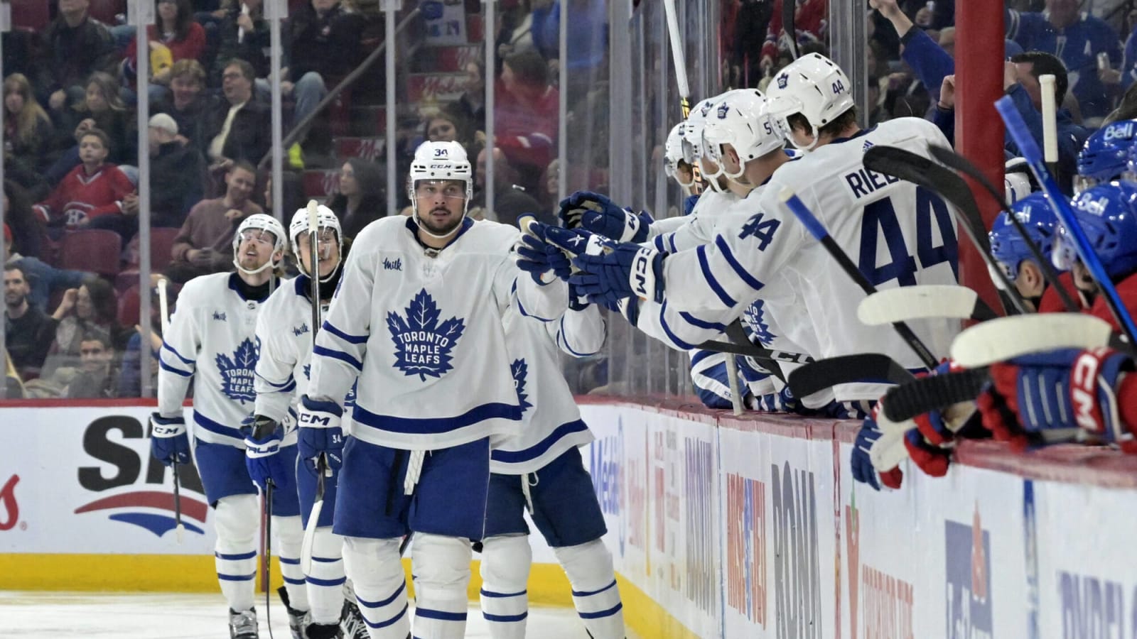 Matthews scores his 64th, Samsonov continues hot stretch as Maple Leafs beat Canadiens 4-2