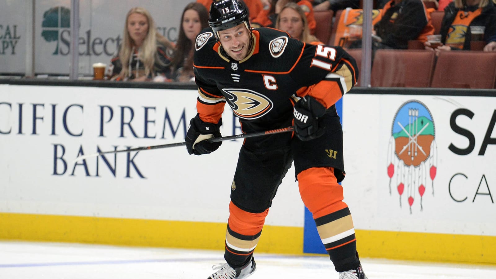 Watch: Ducks’ Ryan Getzlaf takes puck to face, returns to game