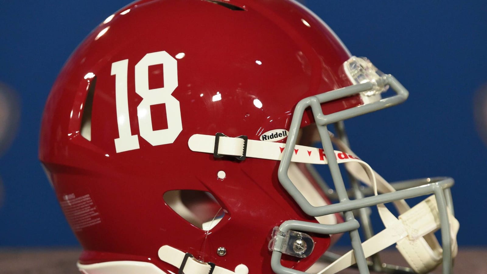  Alabama Offensive Tackle Shockingly Reverses Decision To Enter The Transfer Portal