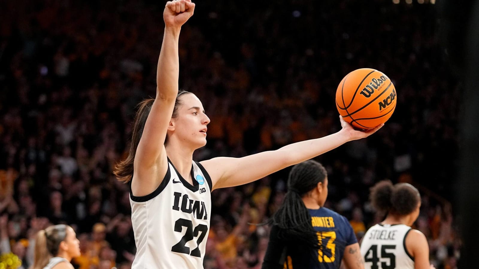 Iowa Hawkeyes’ Caitlin Clark Set To Receive Michael Jordan-Level ESPN Treatment