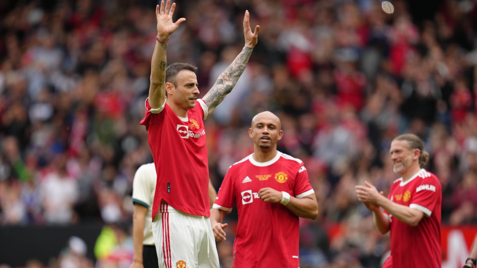 Berbatov predicts a tight game for Arsenal at Anfield