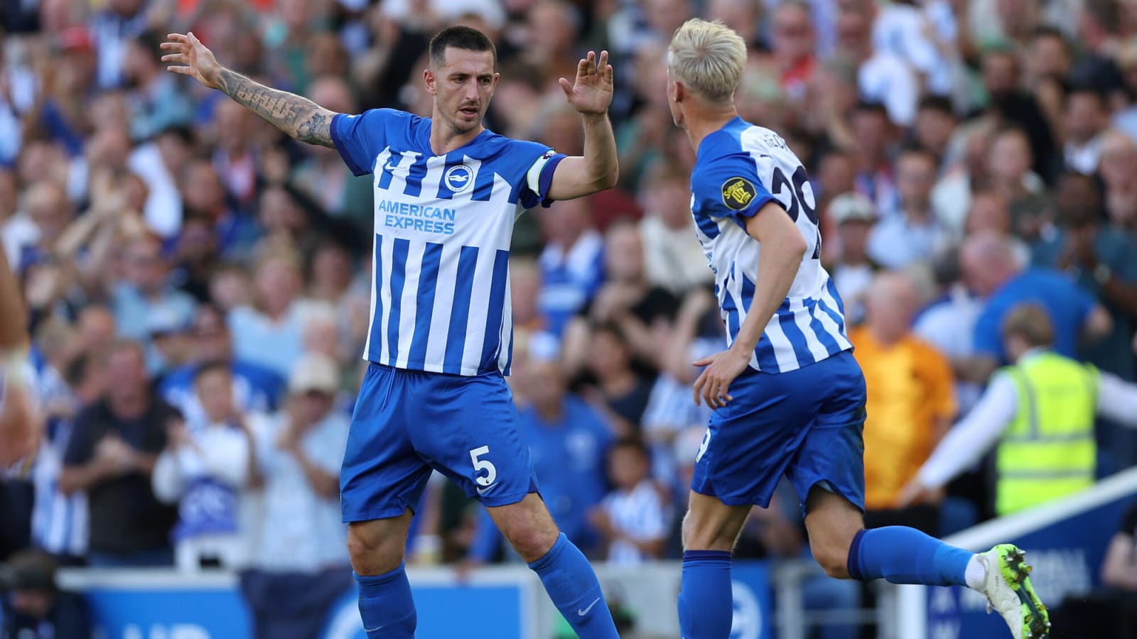 Watch: Dunk levels for Brighton after Liverpool star makes strange decision