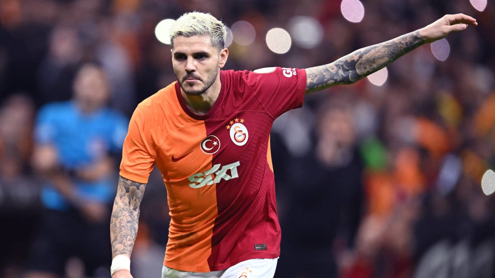 Watch: Mauro Icardi suffers black eye after being punched and pushed into the post against Fenerbahce
