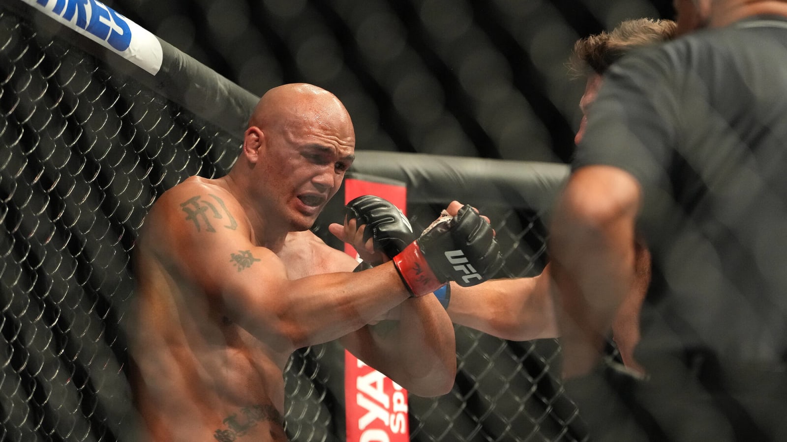 Robbie Lawler Withdraws from UFC 282 Due to Injury Yardbarker