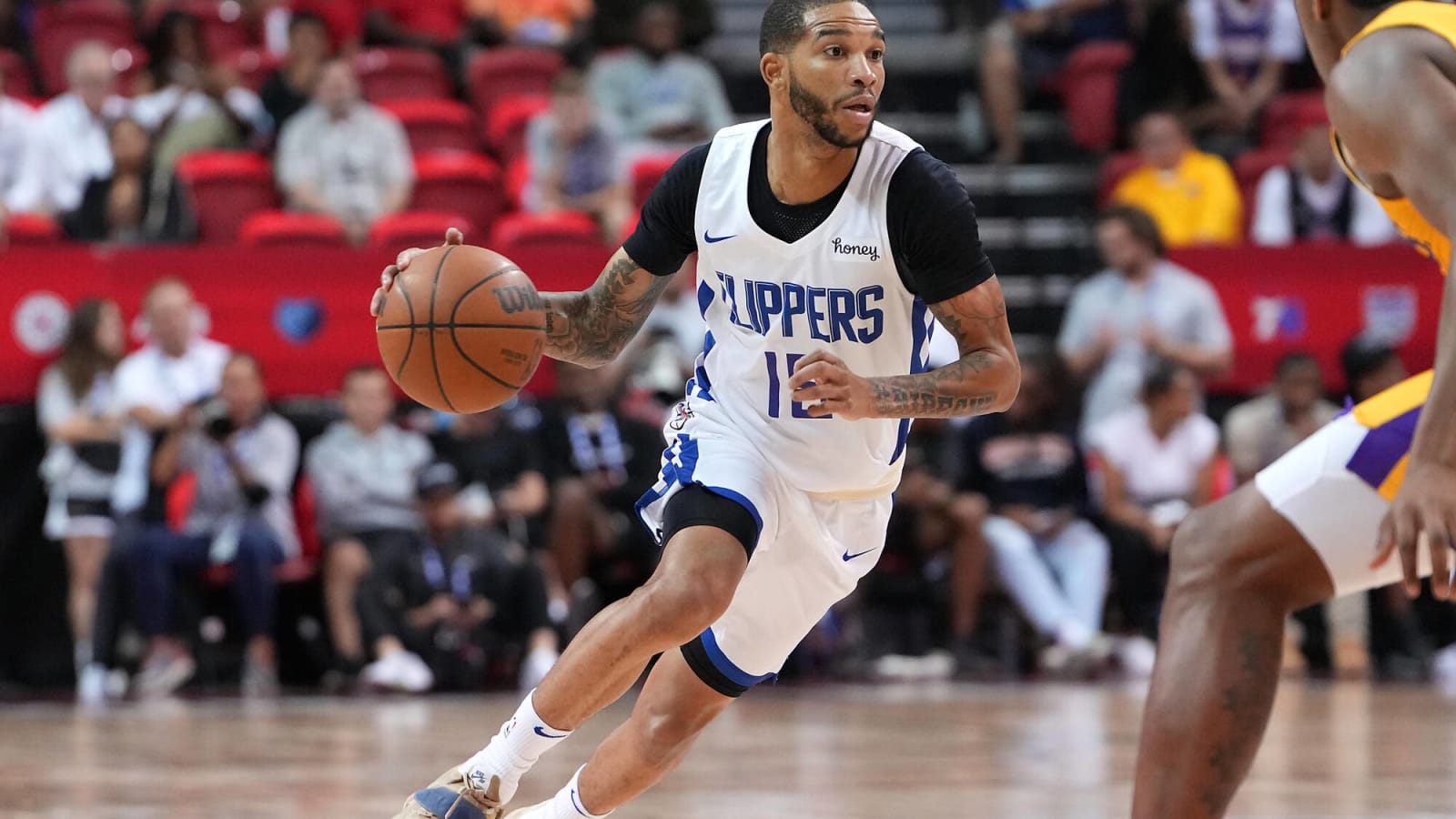 Clippers Sign Xavier Moon To Exhibit 10 Deal