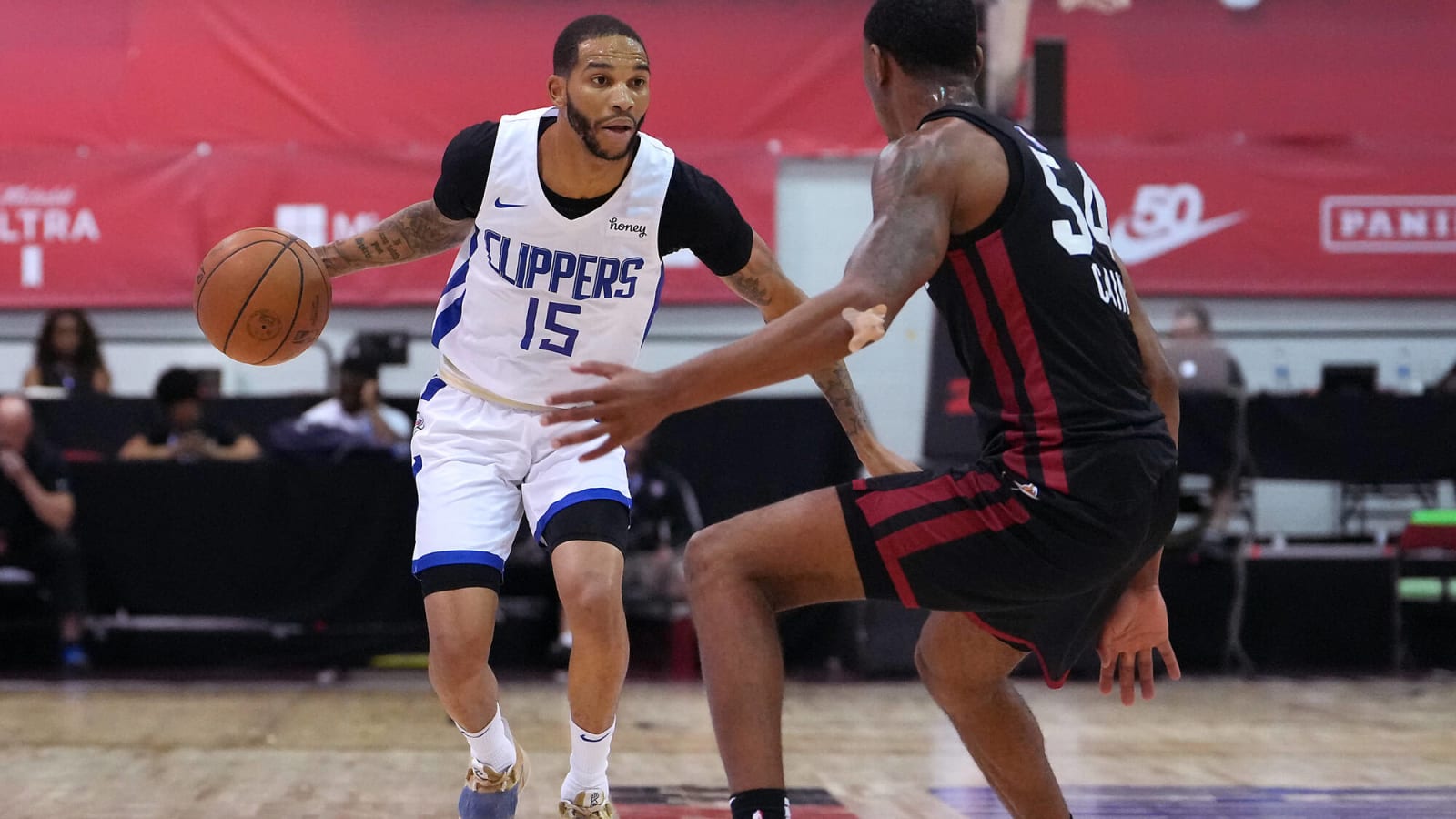 Clippers Signing Xavier Moon, Waive Keaton Wallace