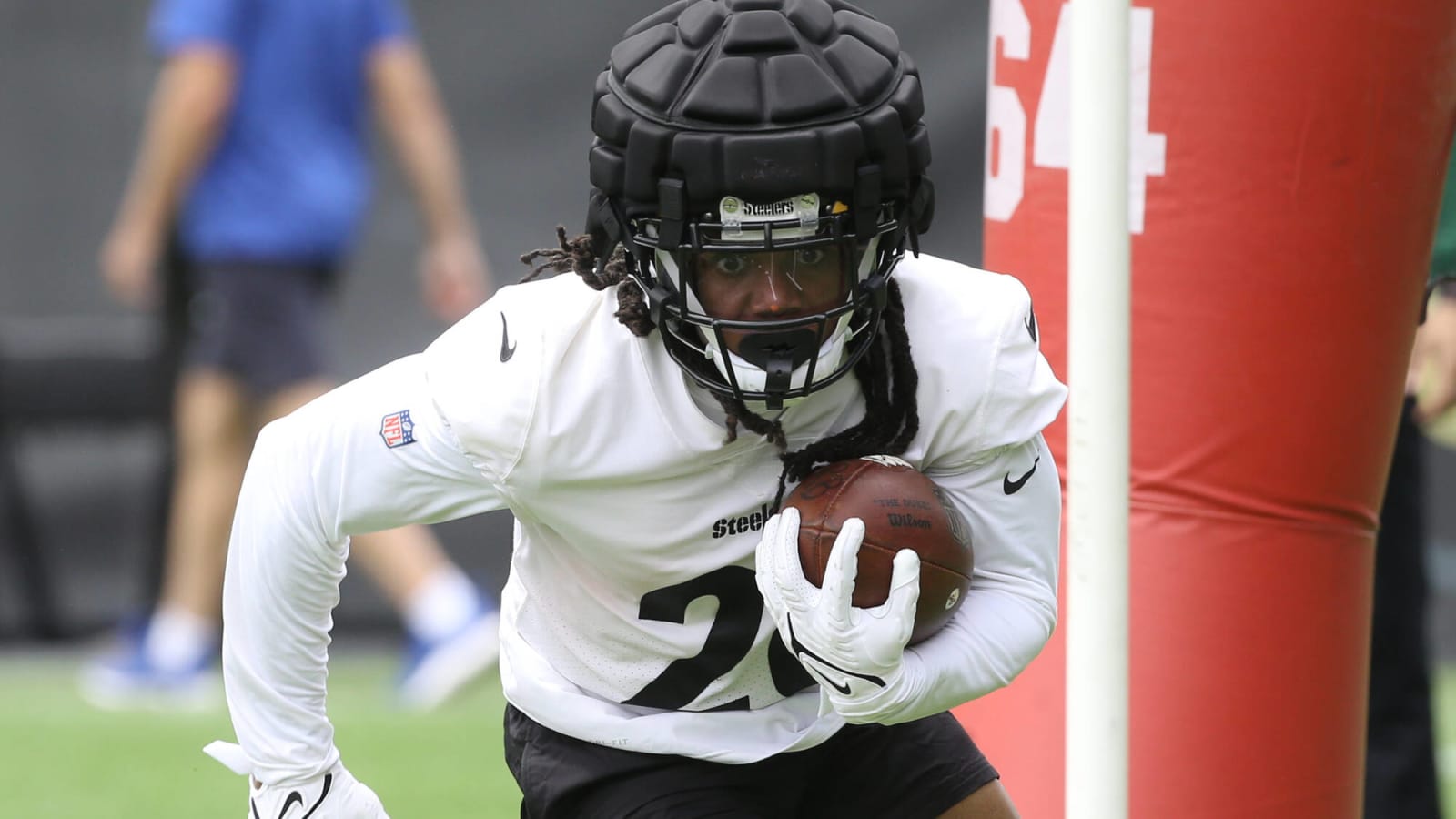 Steelers Beginning To Gain A Clear Picture At RB3 As Anthony McFarland Jr. Continues To Shine In Training Camp