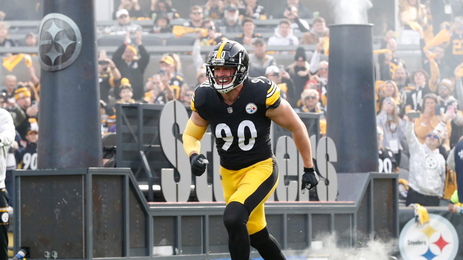 Steelers' TJ Watt Publicly Ridiculed By Myles Garrett For Poor Reaction To 2023 Award Snub