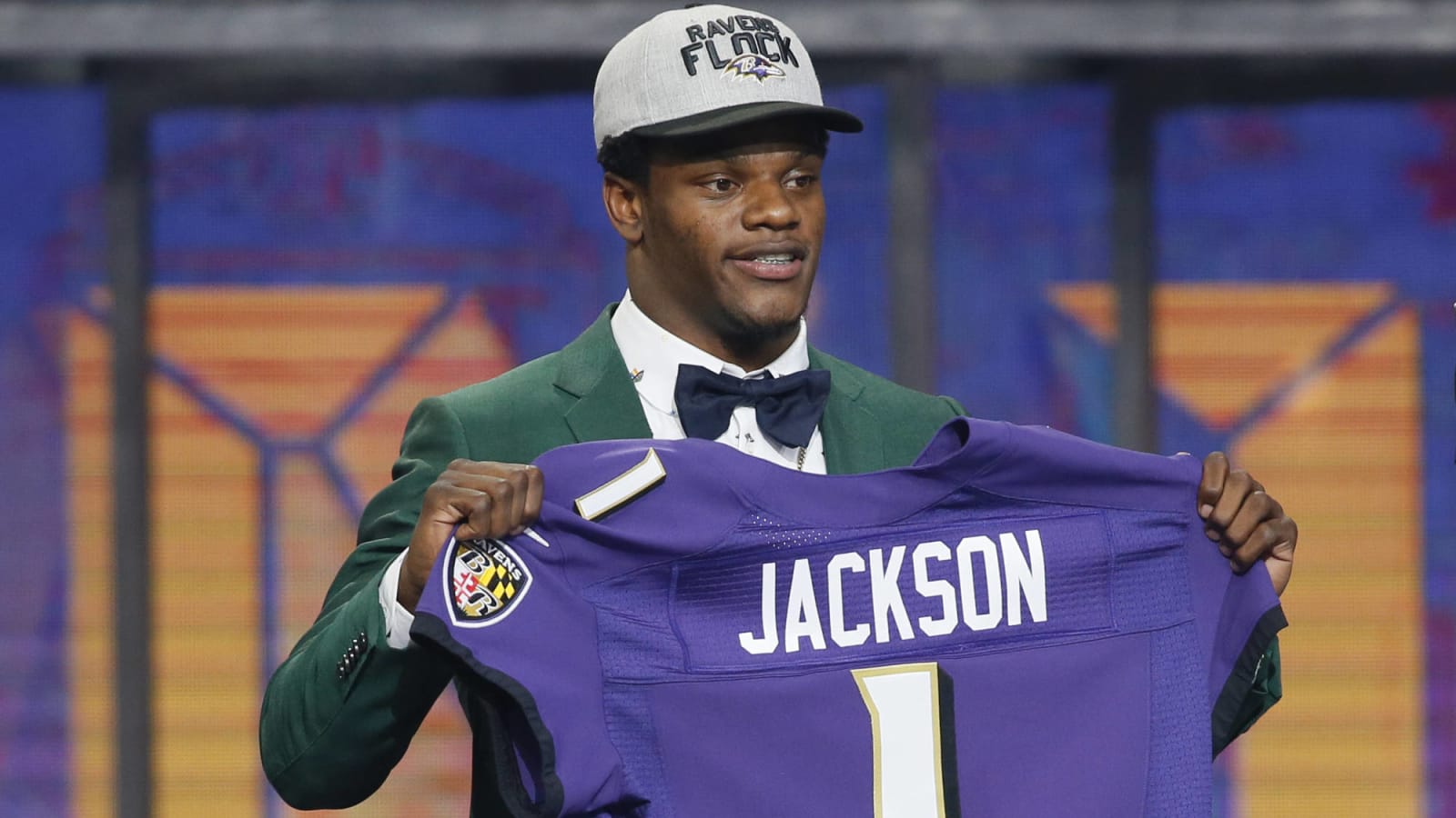 WATCH: Lamar Jackson does famous Ray Lewis dance at Rookie Premiere