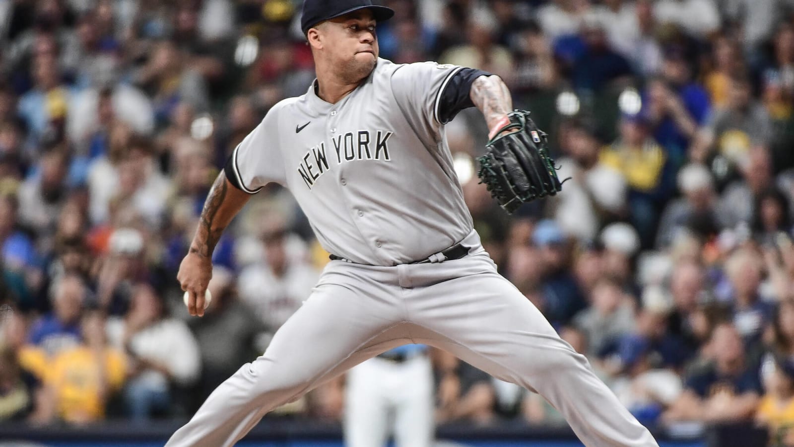 Yankees sign 9 players to avoid arbitration