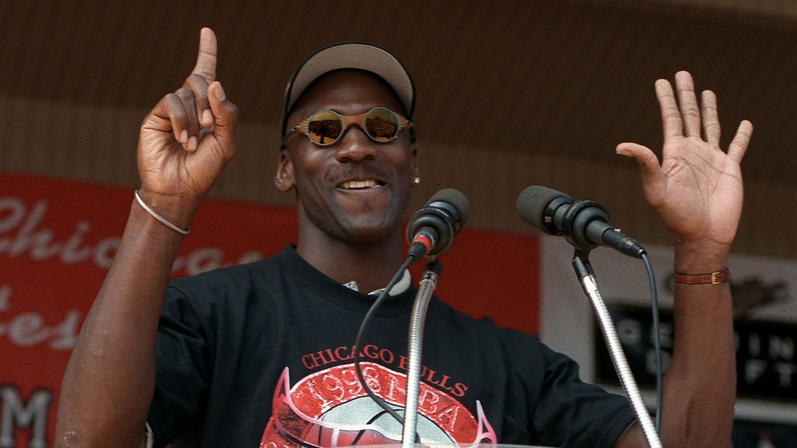 Tim Legler Selects Michael Jordan As The GOAT; Picks 5 Best NBA Players For The Clutch Shot