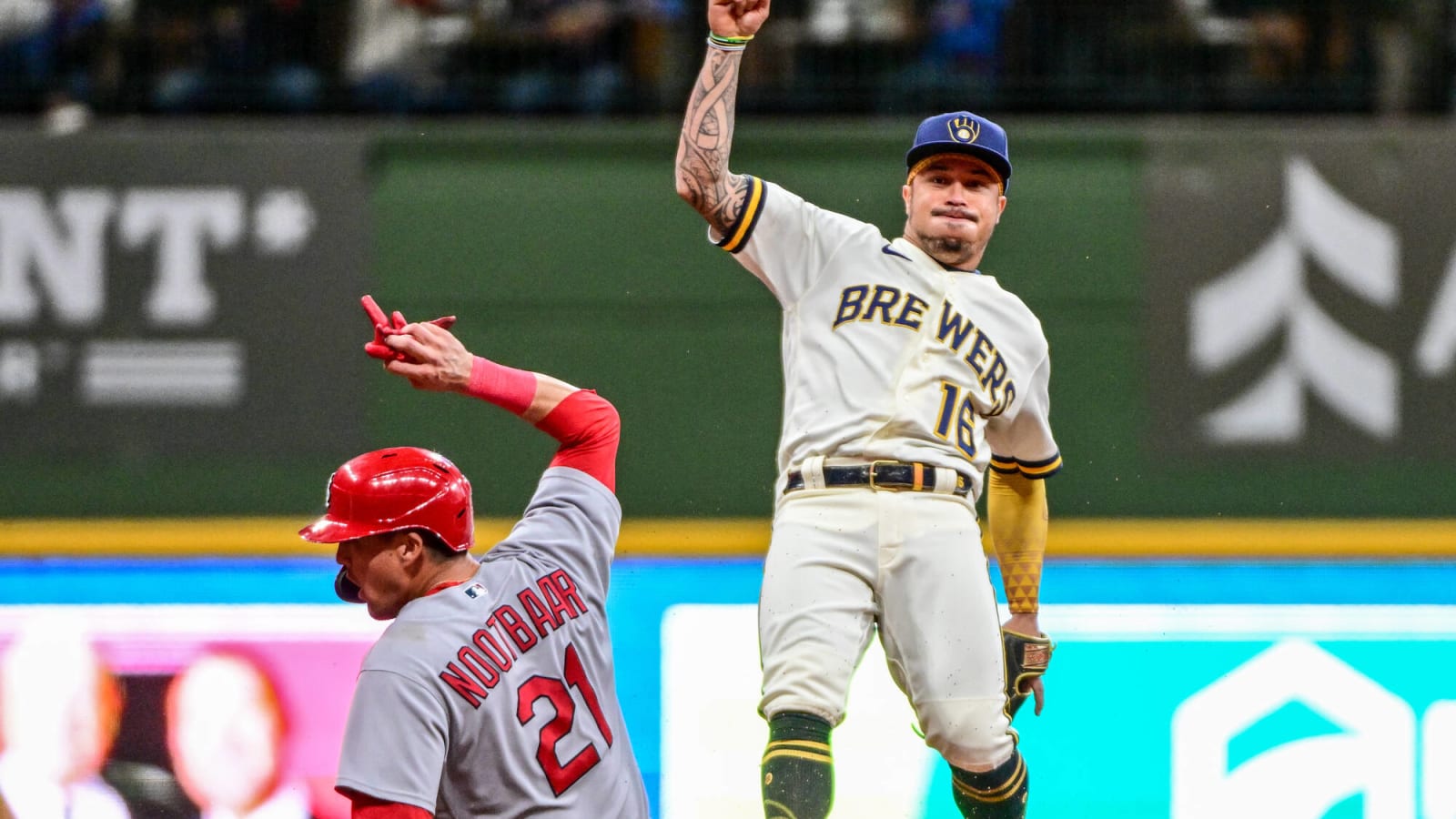 Brewers Trade Kolten Wong To Mariners For Jesse Winker & Abraham Toro