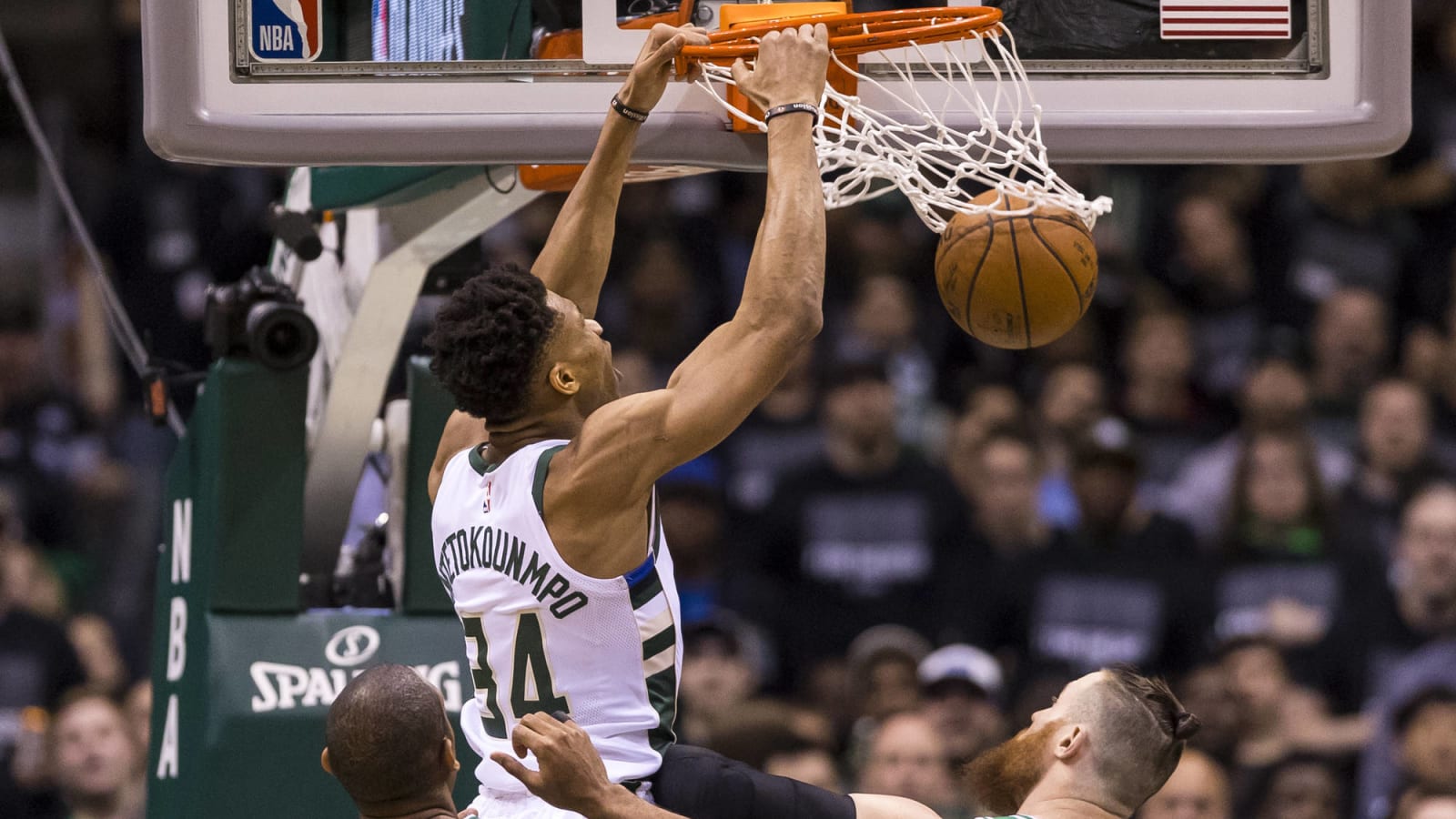 Antetokounmpo wows with filthy dunk, tips in game-winner