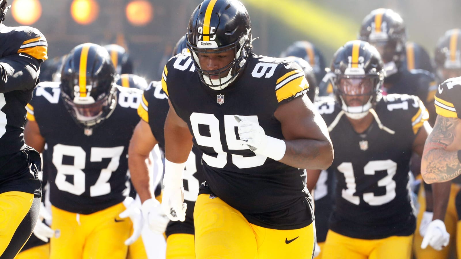 Steelers DL Keeanu Benton Turning Heads in Fantastic Rookie Year