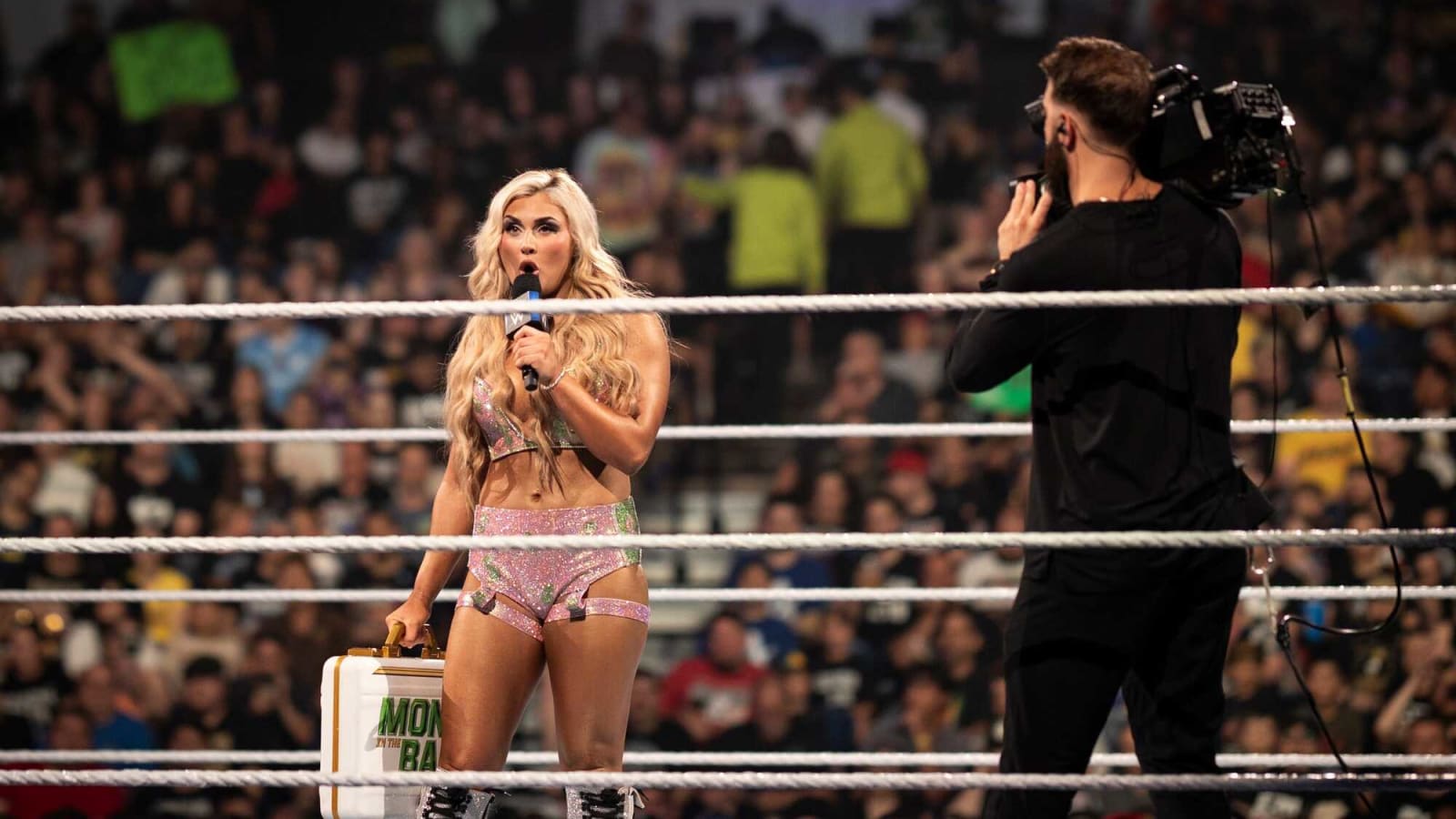 'Bring it loser,' Popular 25-year-old star sends bold message to Bayley ahead of their match on SmackDown