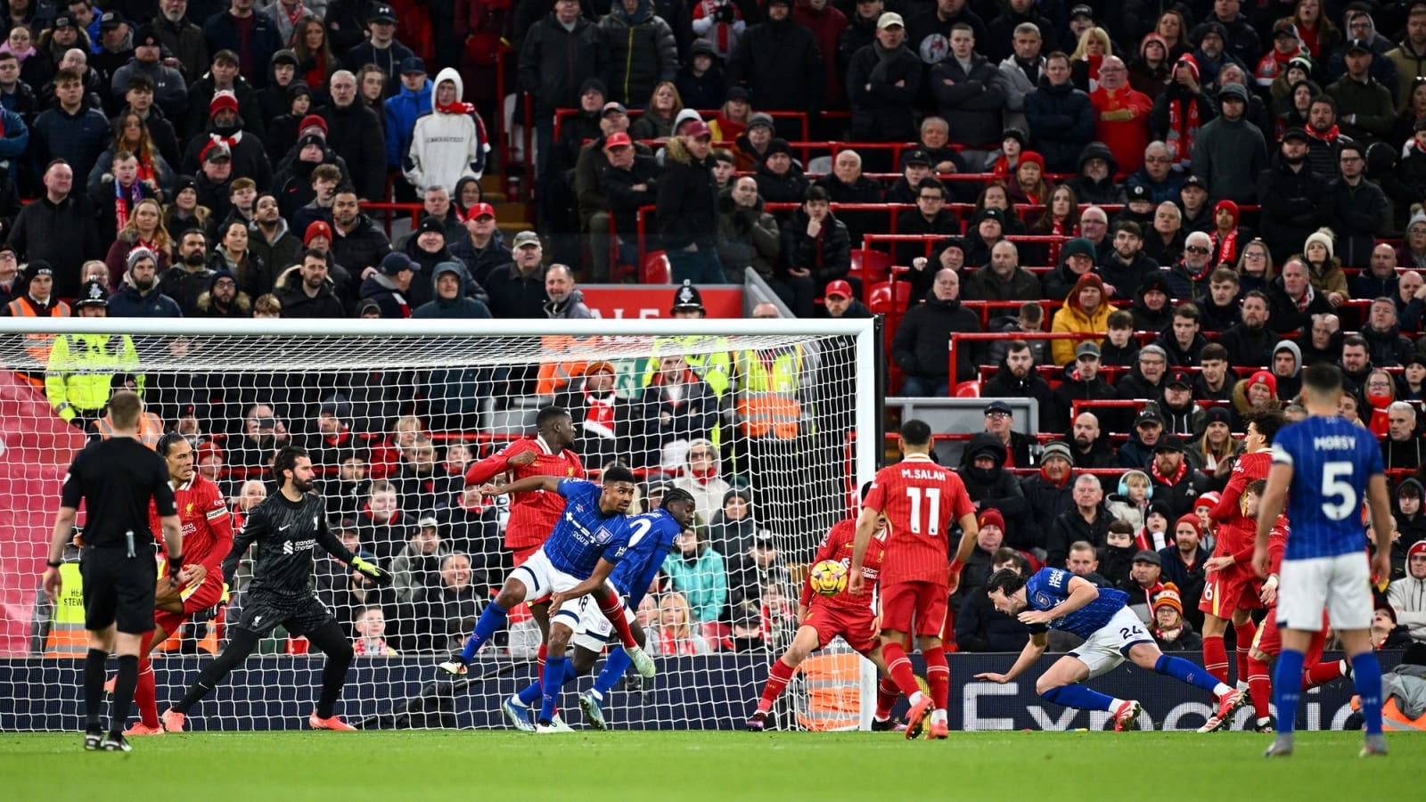 ‘No one said’ – Paul Merson makes intriguing Liverpool title claim immediately after Ipswich win