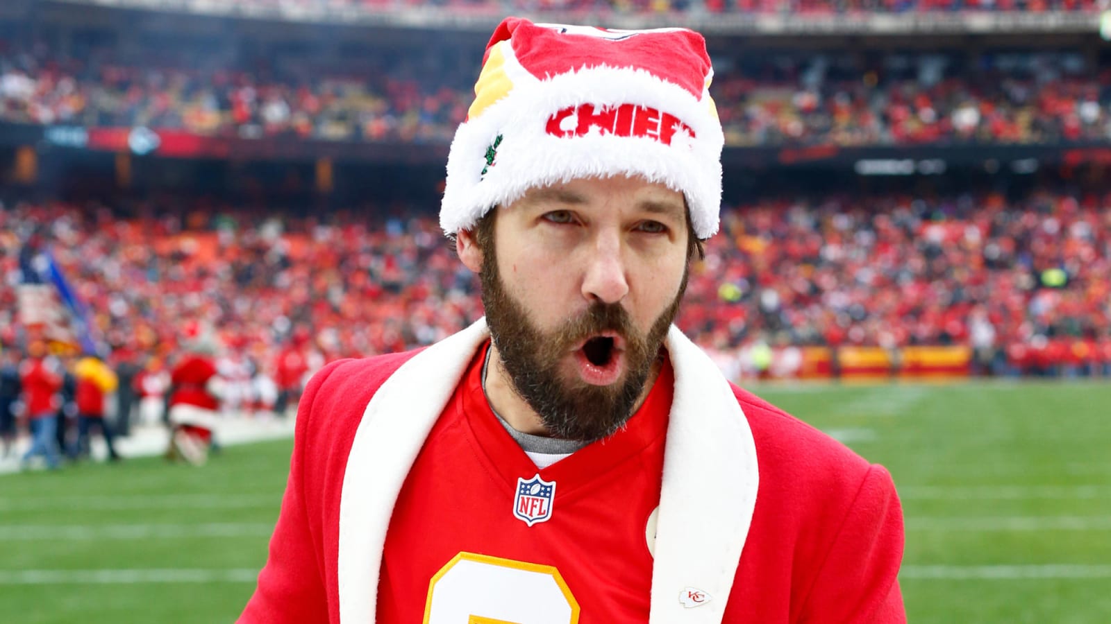 Which famous celebrities root for 49ers or Chiefs?