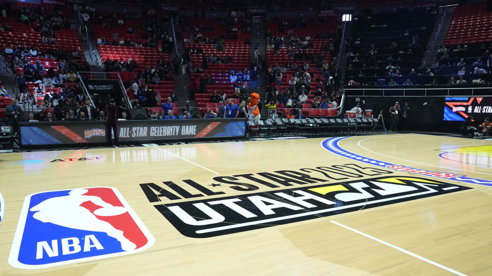 Epic Video Shows How Cameraman Tracks A Basketball During NBA All-Star Game