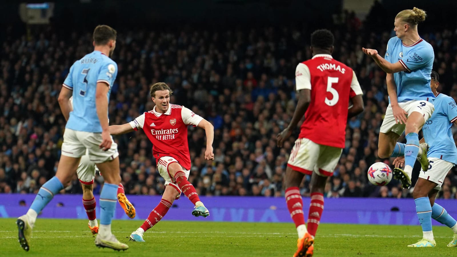 (Video) Rob Holding pulls goal back for Arsenal vs Manchester City