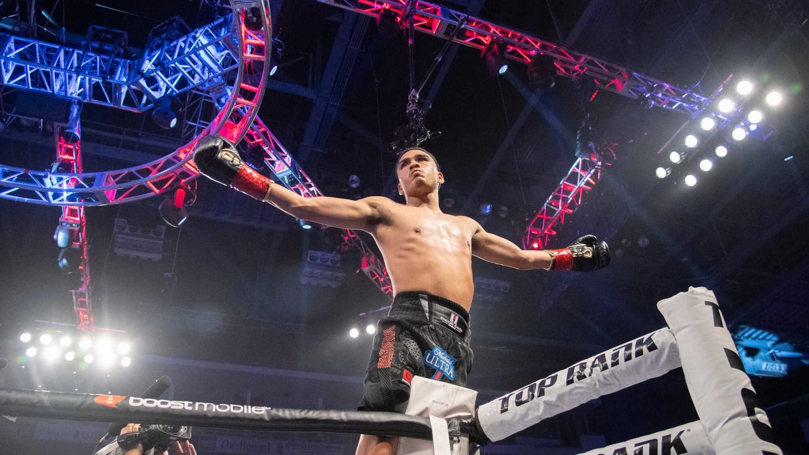 Gabriel ‘G-Squad’ Flores Jr. vs Dennis Contreras: Weigh-In Results & Betting Odds