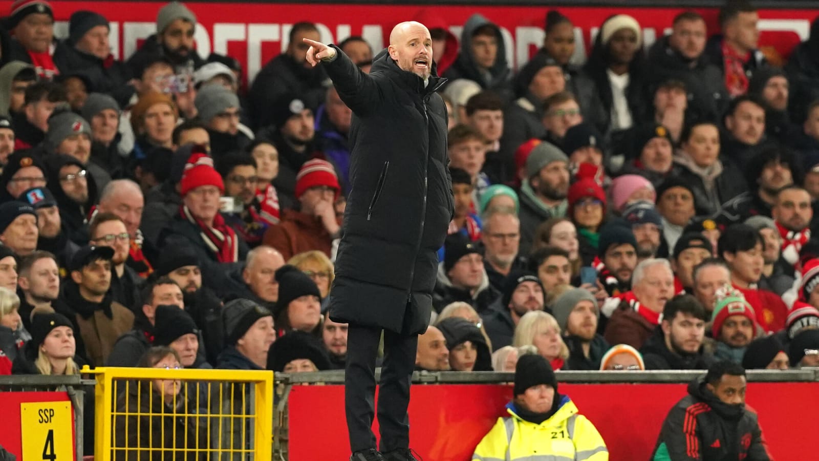 Manchester United Bans Media Outlets from Press Conference