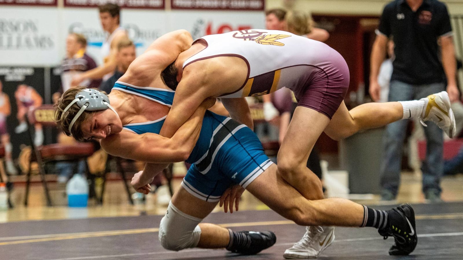 College wrestlers hospitalized after bear attack