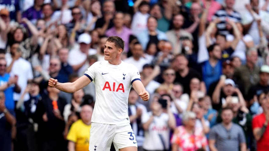 Watch: Micky van de Ven stuns everyone with a brilliant goal to give Tottenham a 2-1 lead against Burnley