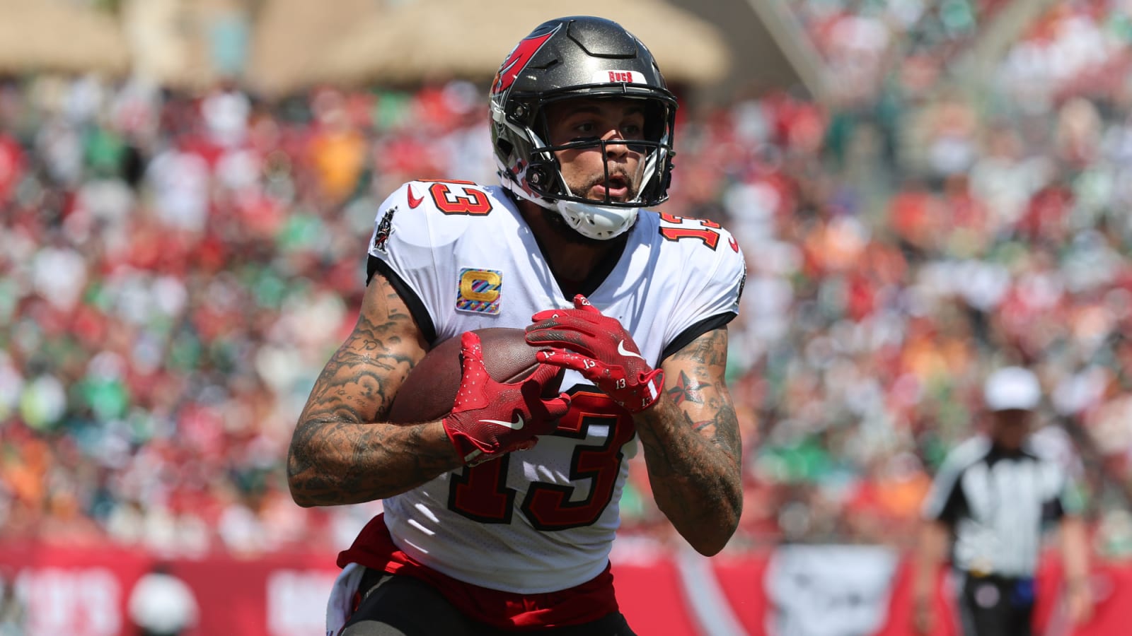 Look of the Day 10/21: Oh my heavens, it's Mike Evans