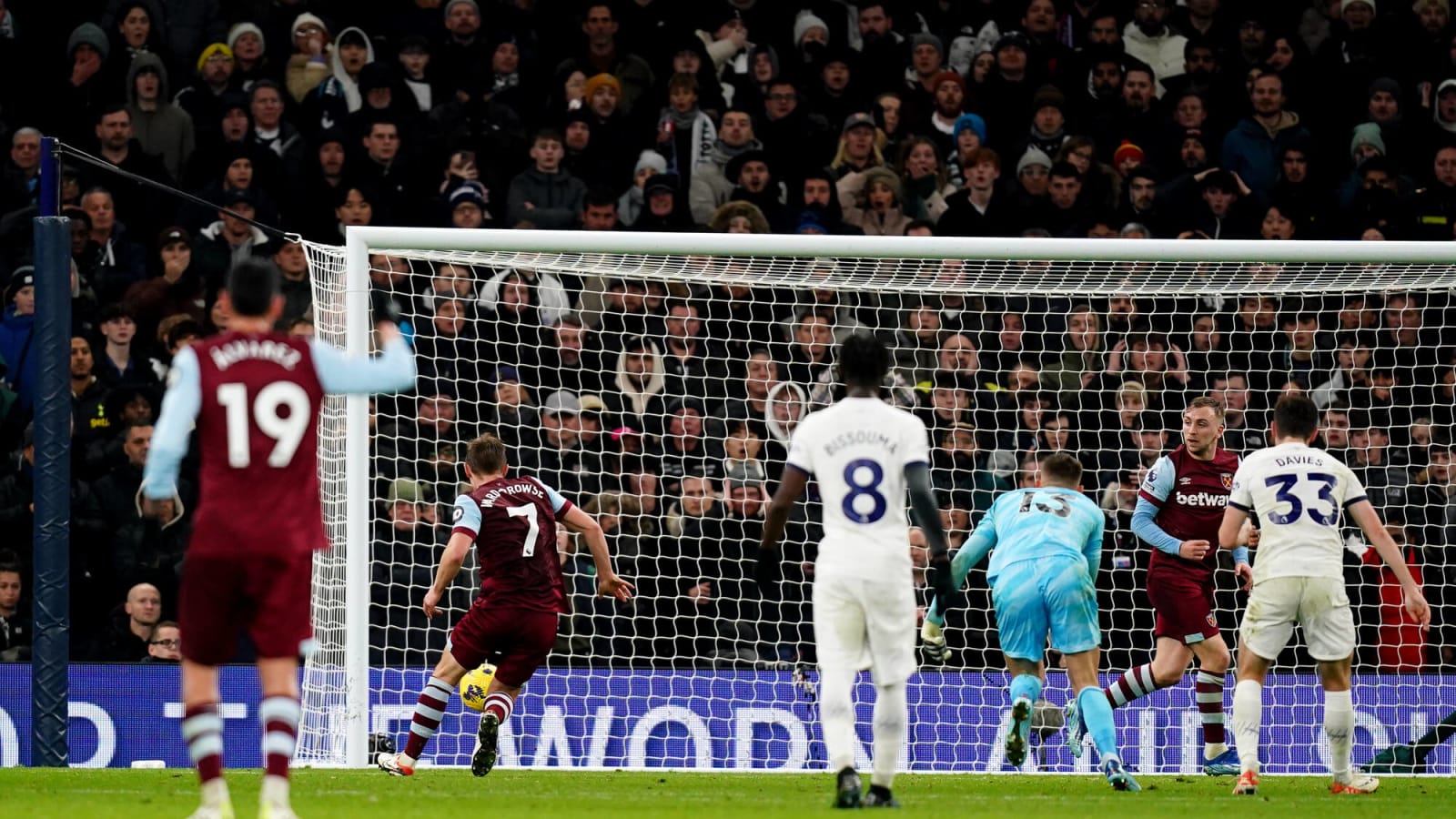 Watch: James Ward-Prowse gives West Ham the lead after defensive error