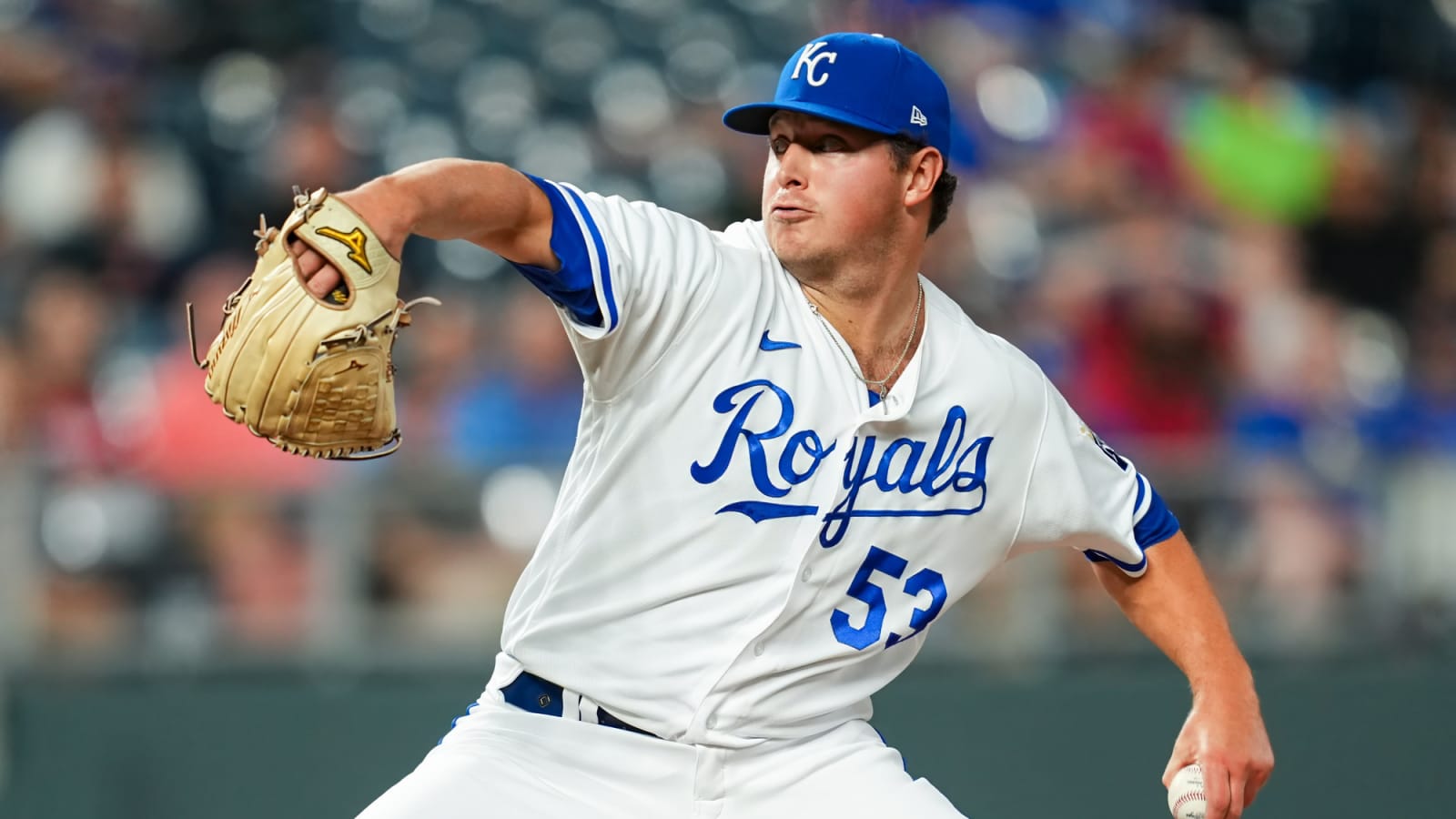 Royals retain 6-foot-4 lefty on another minors contract
