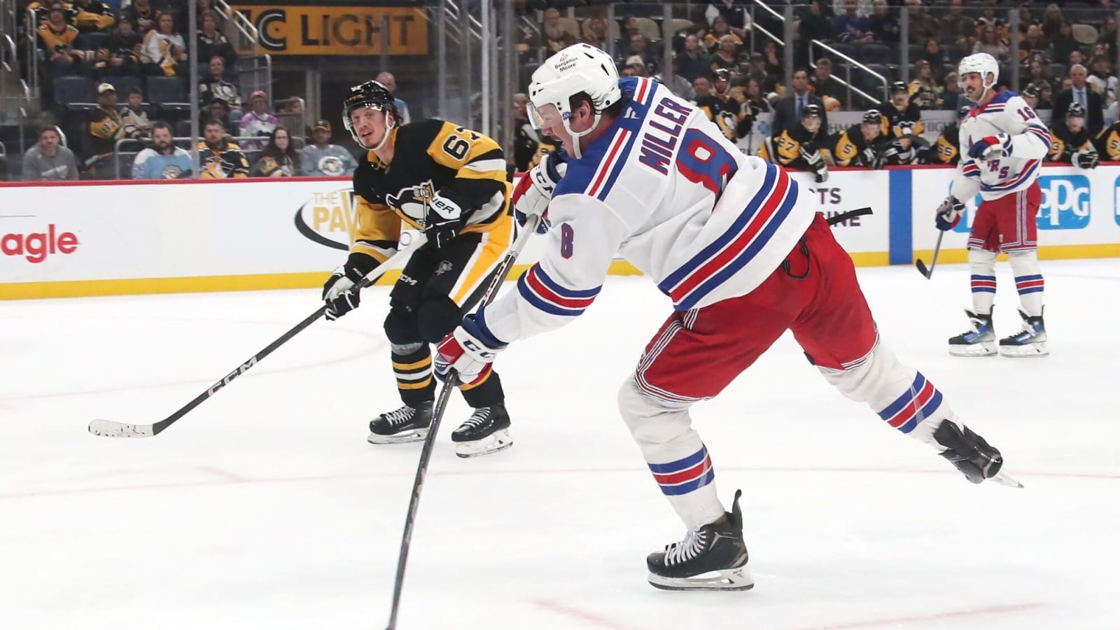 Rangers still alive in postseason race after elite homecoming performance from star forward