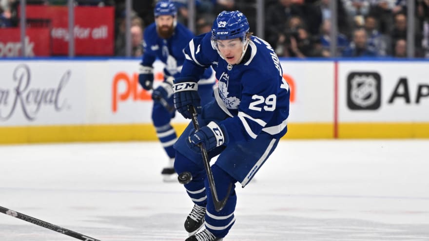Where did departing Maple Leafs players sign on July 1?
