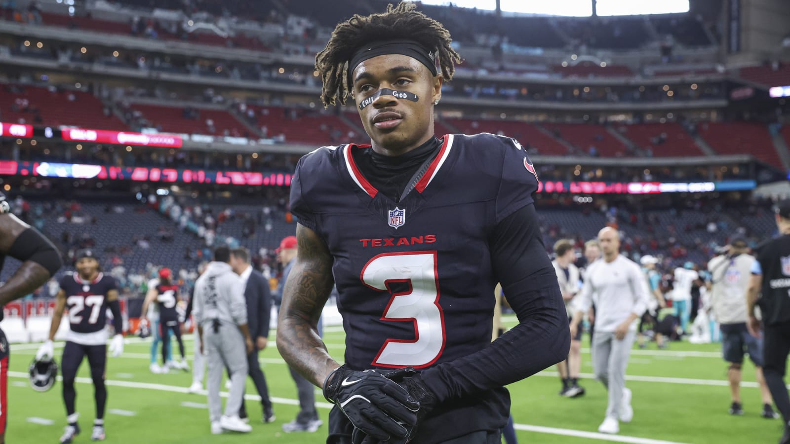 CJ Stroud in shambles as Tank Dell gets carted off field