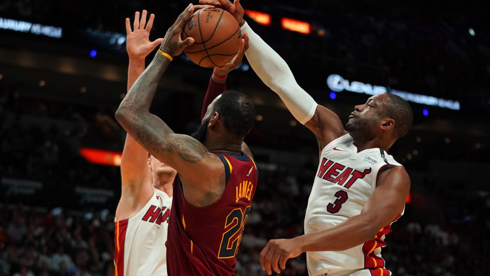 WATCH: Sans LeBron, Dwyane Wade hanging out on boat in Monaco