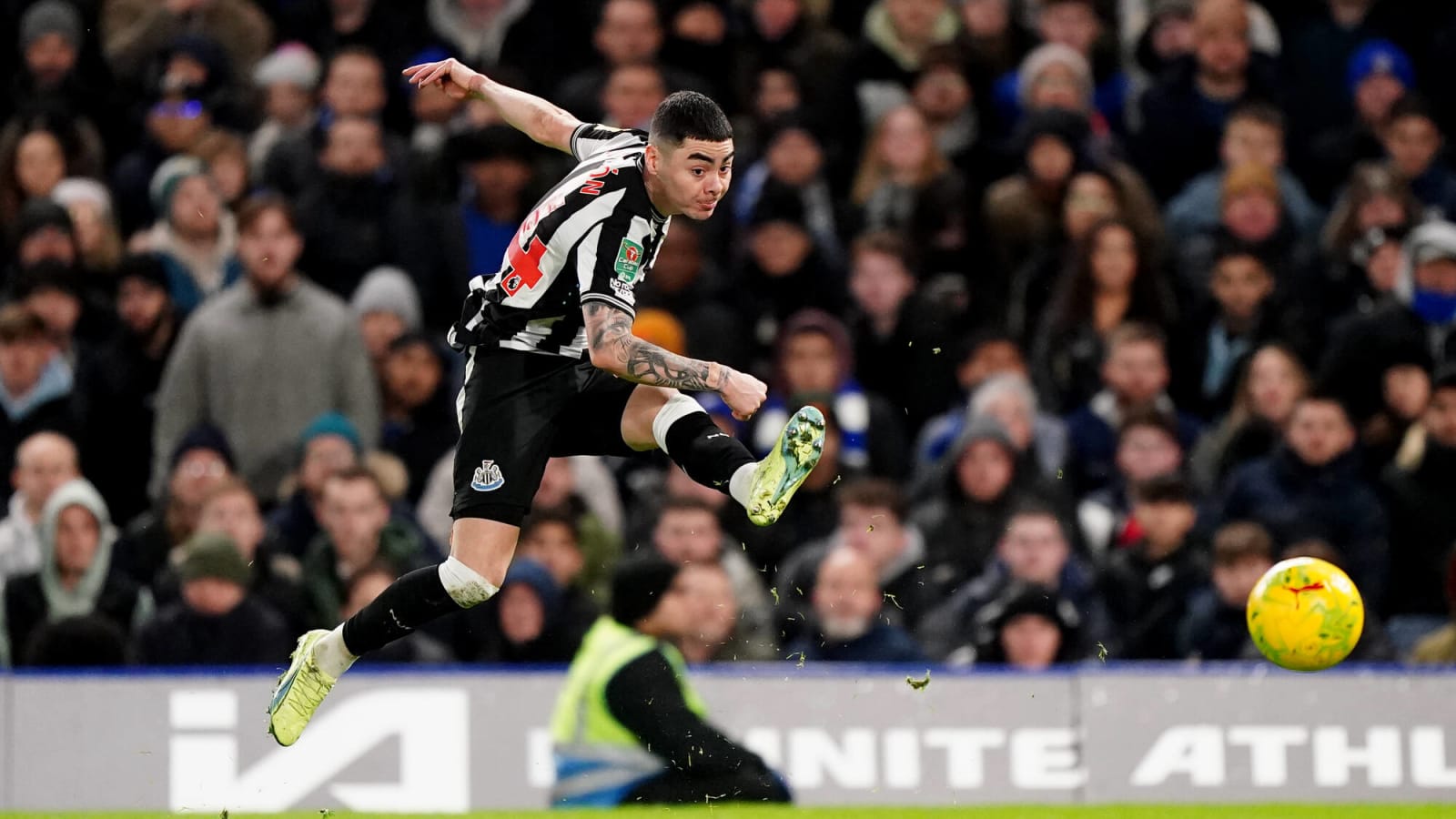 Newcastle could turn to Premier League rivals best player to replace Miguel Almiron