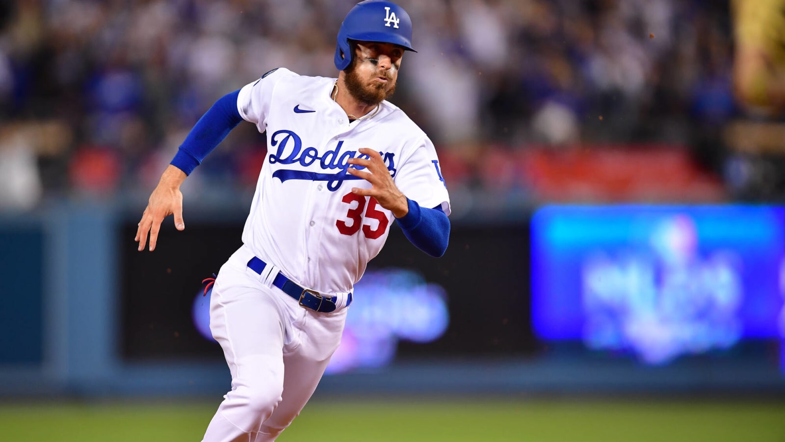 Dave Roberts: Dodgers Searching For Center Fielder To Replace Cody Bellinger