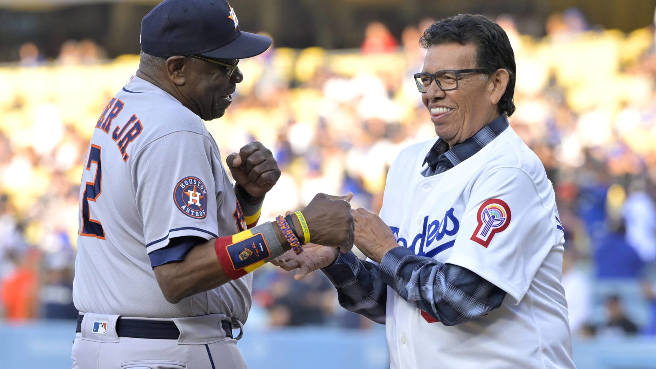 Los Angeles Dodgers retire Fernando Valenzuela's jersey in ceremony