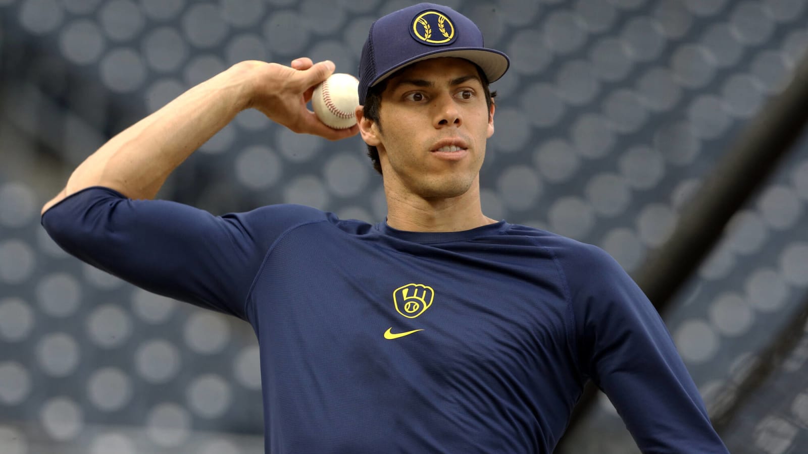 Christian Yelich inspired by viral message on Brewers' scoreboard