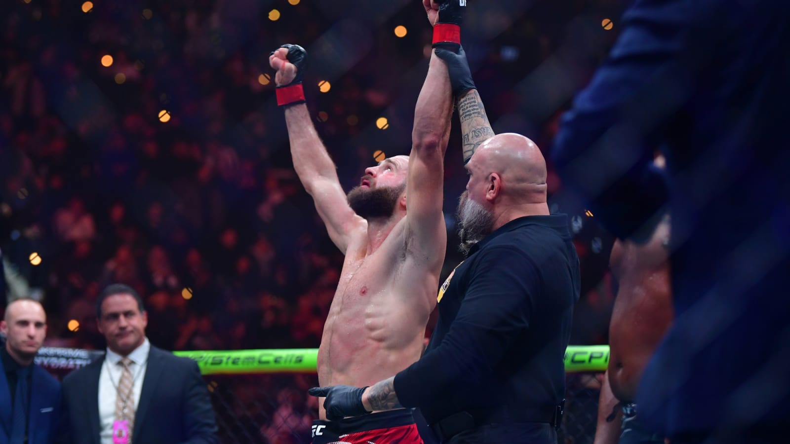 Jiri Prochazka stops Jamahal Hill in UFC 311 fire fight