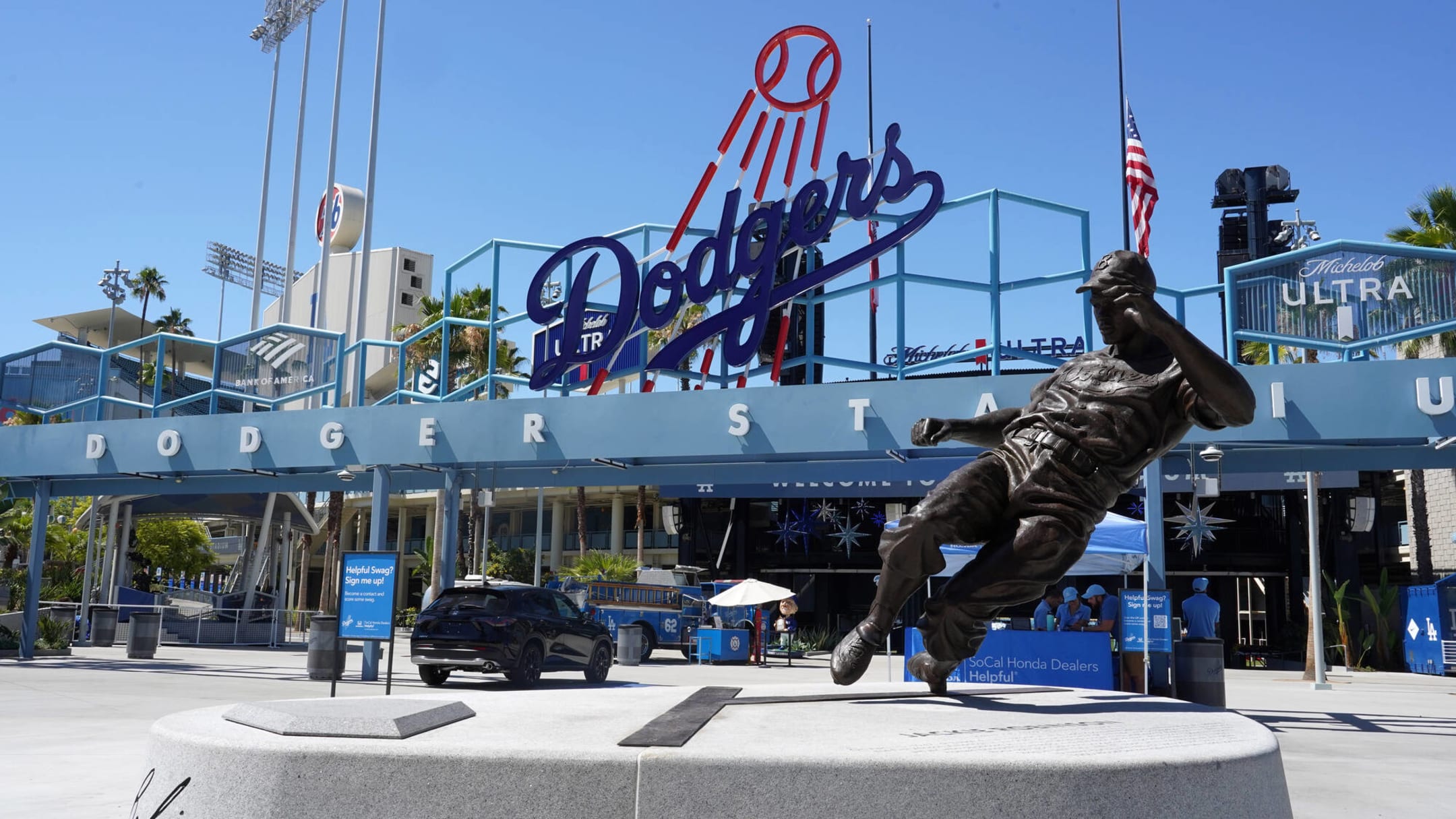 Dodgers Wearing 1955 Brooklyn Uniform; Royals Honoring Negro Leagues &  Jackie Robinson