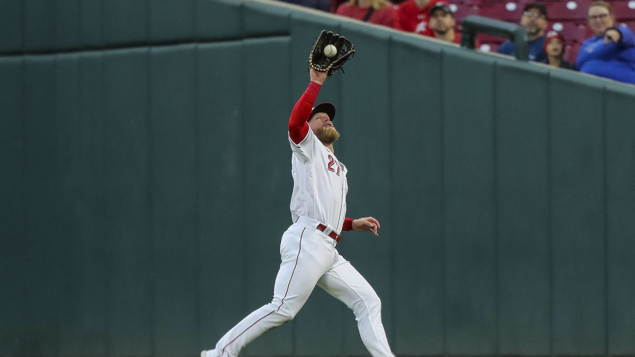 Reds sign free agent outfielder Myers