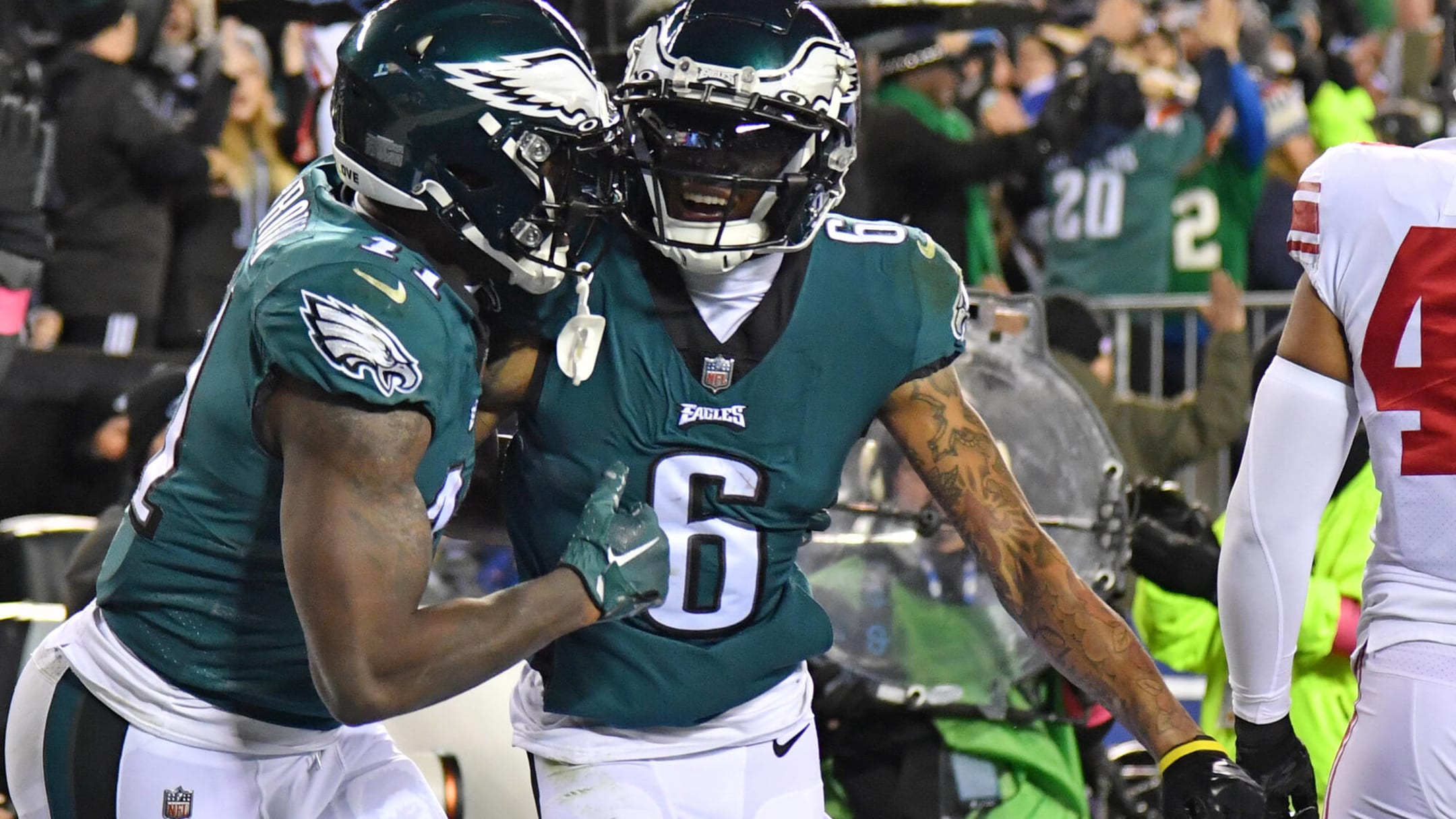 MNF Double Dip: Bucs ATS Pick, Props to Eagles