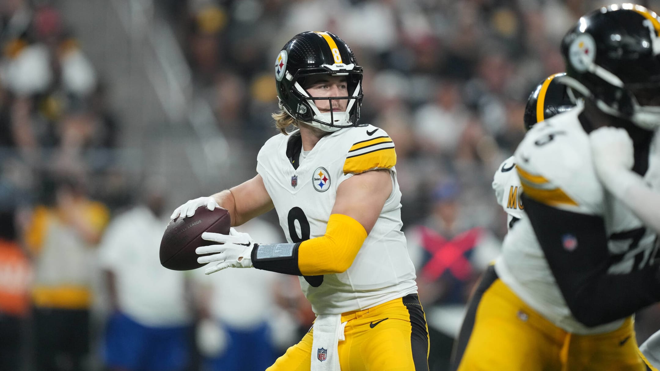 Kenny Pickett passes for 2 touchdowns as Pittsburgh Steelers top Las Vegas  Raiders 23-18