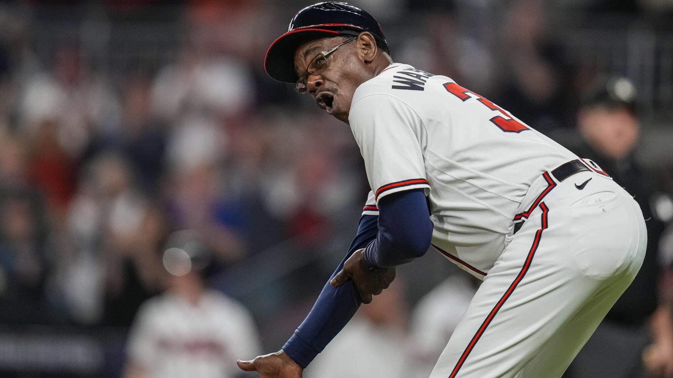 The Texas Rangers could bring Ron Washington back, but should they?