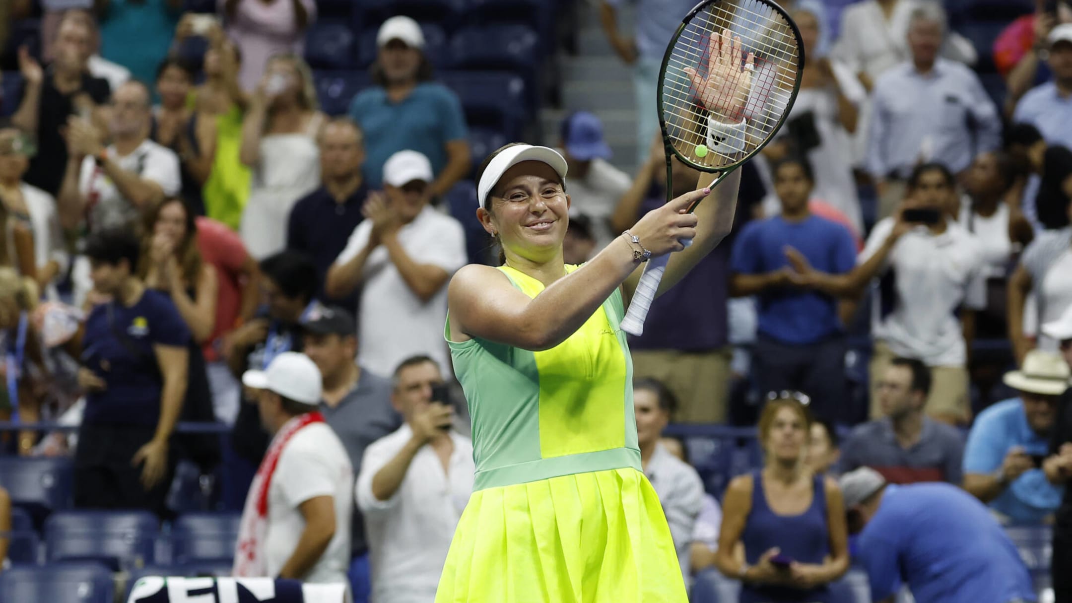 How Ostapenko Gifted Ticket To Fan To Watch Swiatek Victory At US Open Yardbarker