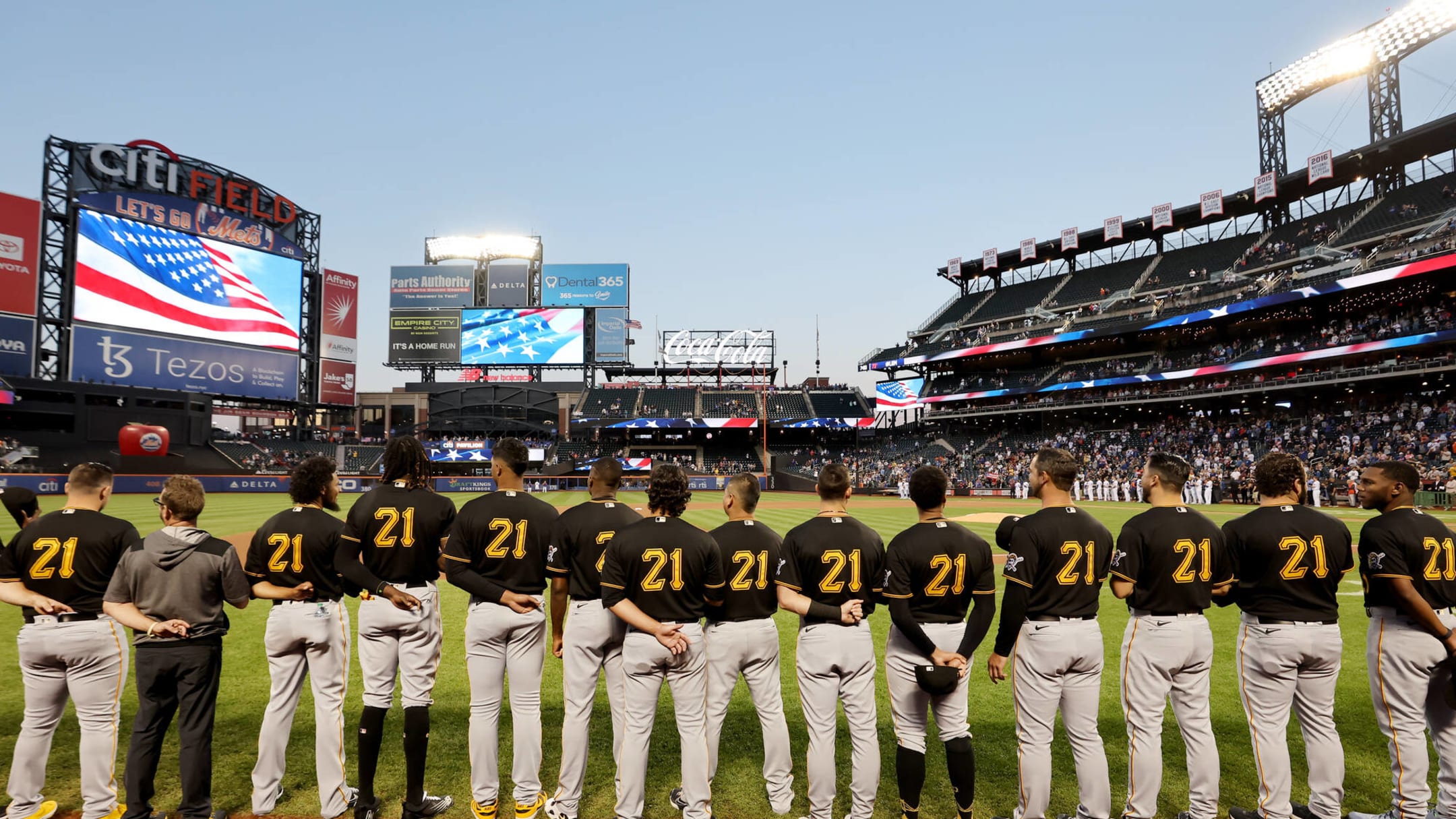 Mets honor Roberto Clemente at Citi Field