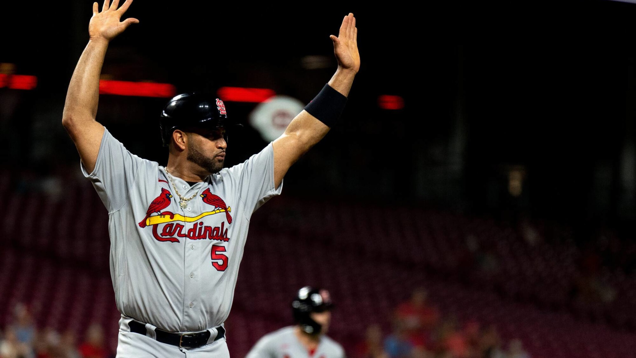 Cards' Pujols hits 700th home run, 4th player to reach mark