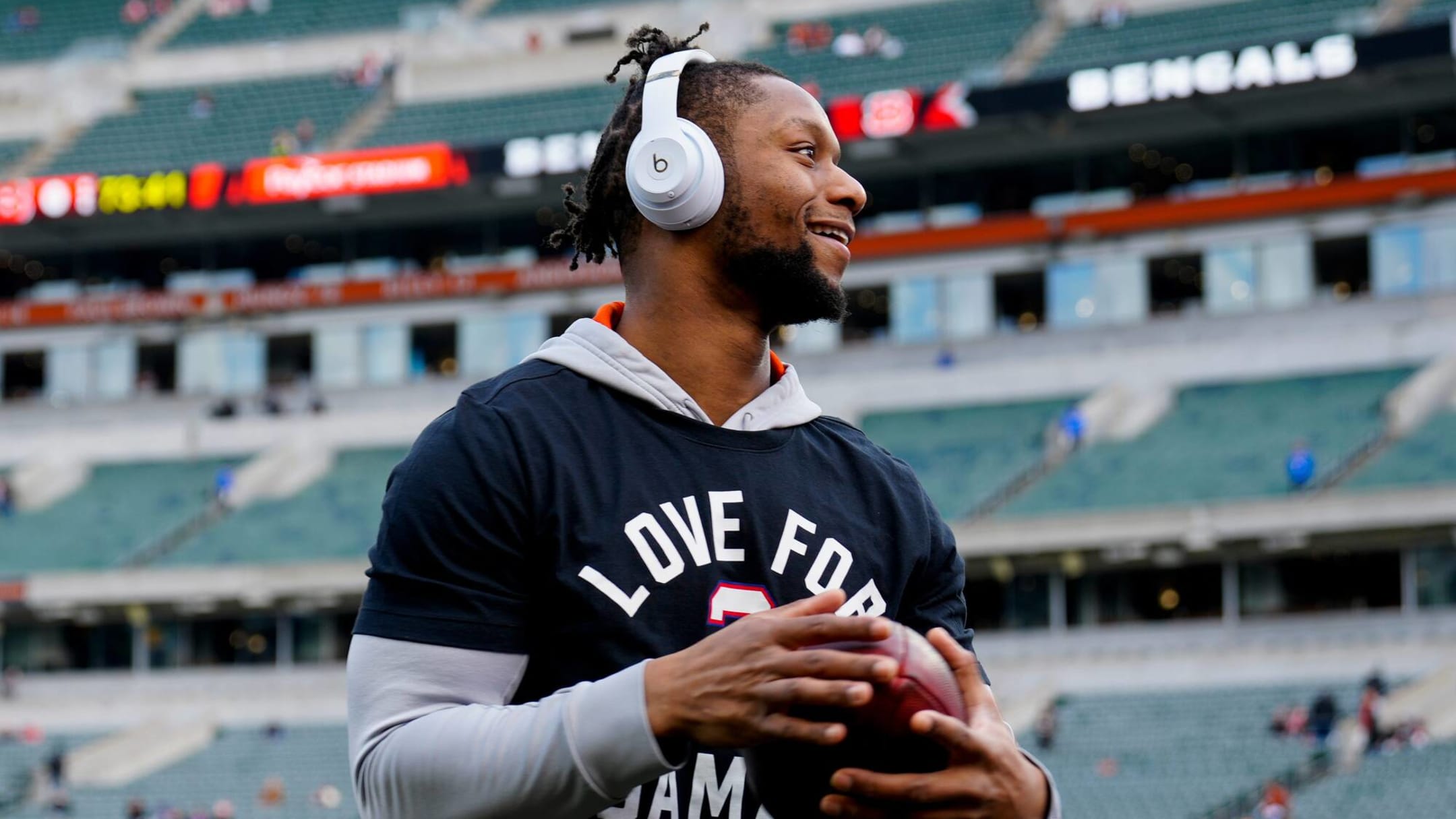 Bengals: Joe Mixon flips a coin during TD celebration vs. Ravens